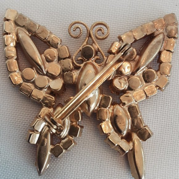 Stunning Red and Pink Crystal Butterfly Brooch - Picture 2 of 4